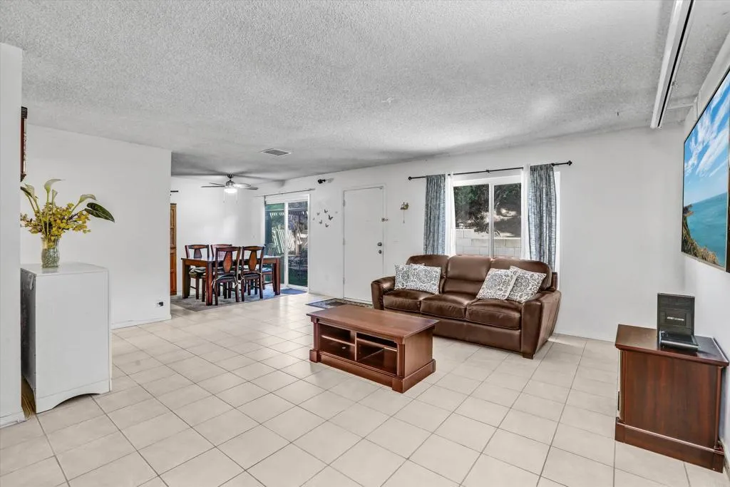 https://cdn.realtyfeed.com/cdn/127/306637502/9386c422bf8c78ec82d161ec02185d17.webp