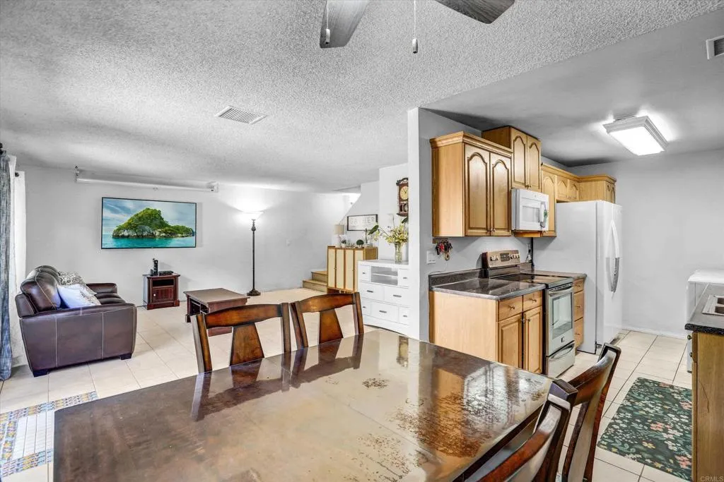 https://cdn.realtyfeed.com/cdn/127/306637502/c76e96b113f9752a71e56f50813a4388.webp