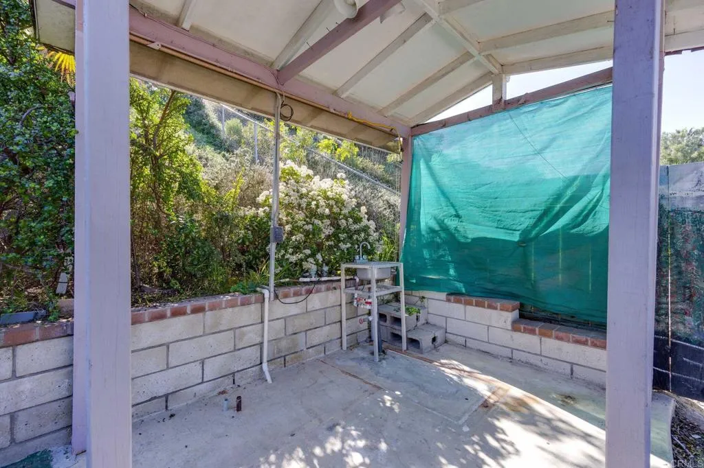 https://cdn.realtyfeed.com/cdn/127/306637507/990d0ce2324bf568ee821406729242fc.webp