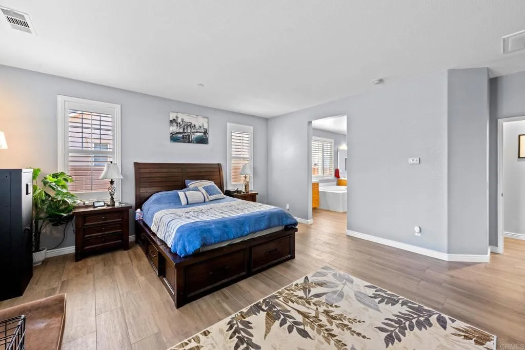 https://cdn.realtyfeed.com/cdn/127/306637597/059557bbbaca5a345a0629401bf015e1.webp