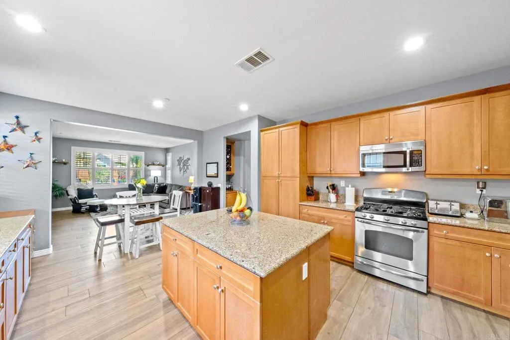 https://cdn.realtyfeed.com/cdn/127/306637597/2130c0ca1eb42ebaa2f4d3e6d087c158.webp