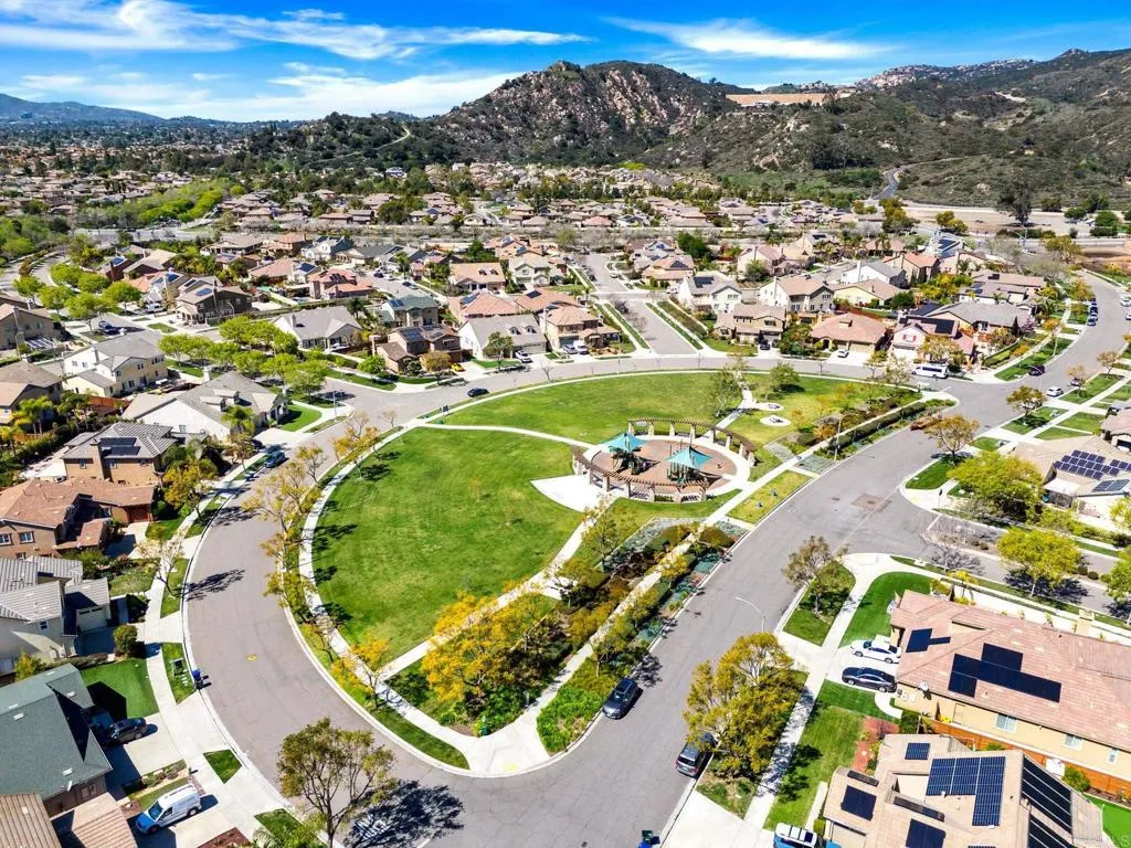 https://cdn.realtyfeed.com/cdn/127/306637597/26277f5a23a792eca4e5f2d10995eb24.webp