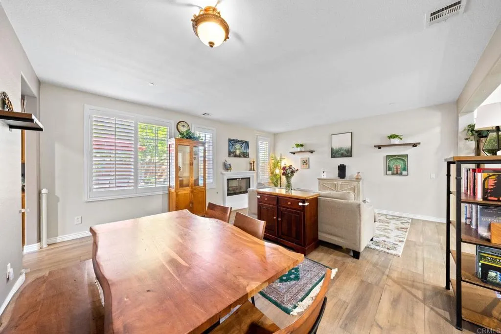https://cdn.realtyfeed.com/cdn/127/306637597/40dbfbe7866b09d9996013957dce8bef.webp