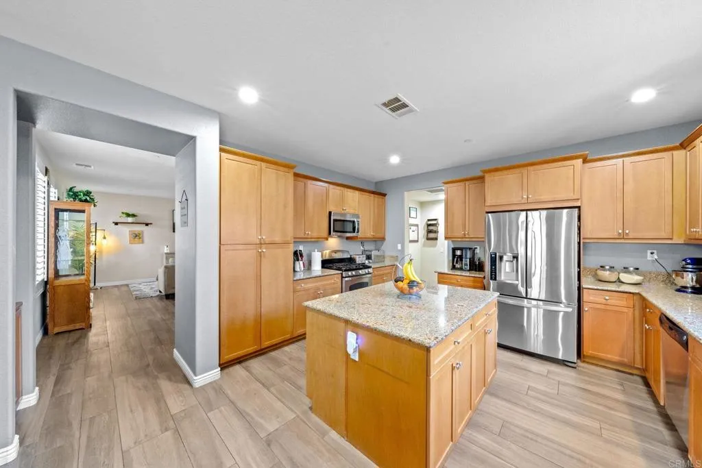 https://cdn.realtyfeed.com/cdn/127/306637597/4cbc708376ab9f41fcd3dc149bdc99ea.webp