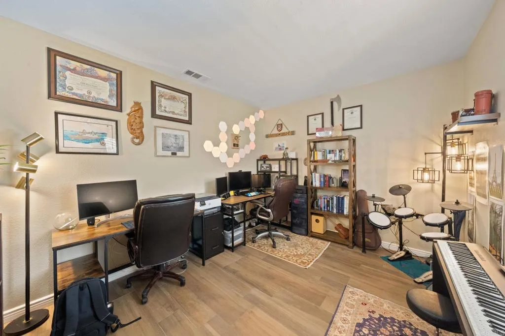 https://cdn.realtyfeed.com/cdn/127/306637597/7101b5e48e5a5ce77bdfc5d2d572ef7c.webp