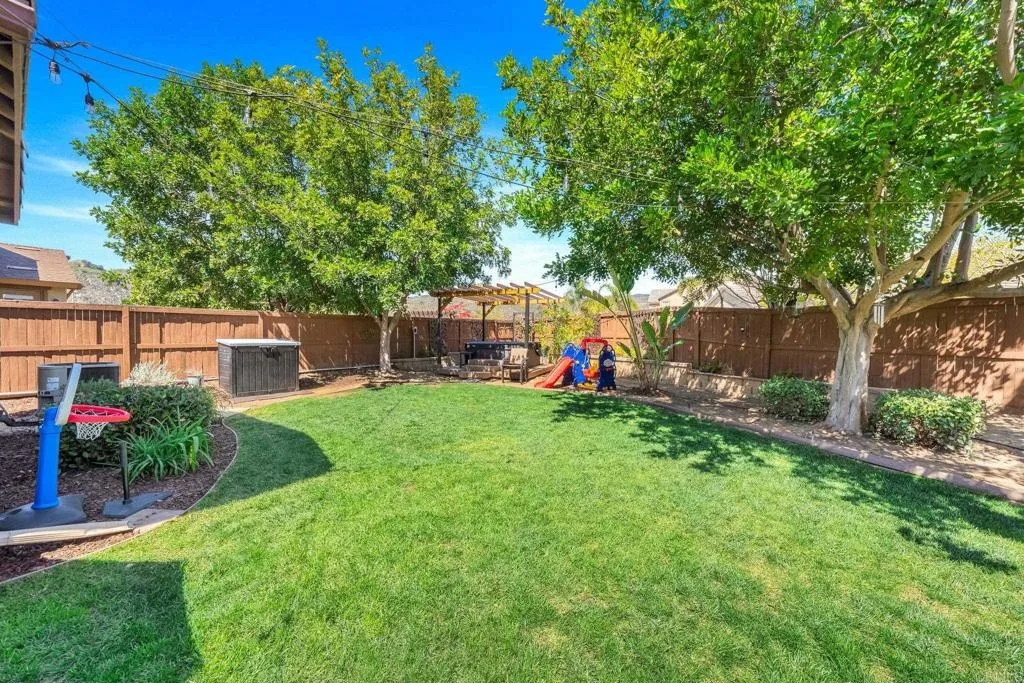 https://cdn.realtyfeed.com/cdn/127/306637597/9af90a24fde403d34158379db858c821.webp