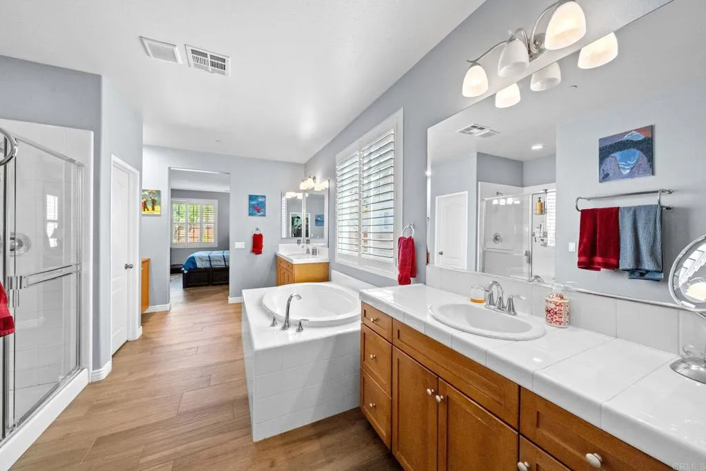 https://cdn.realtyfeed.com/cdn/127/306637597/a385a889d020663d562589ea4b9a728b.webp