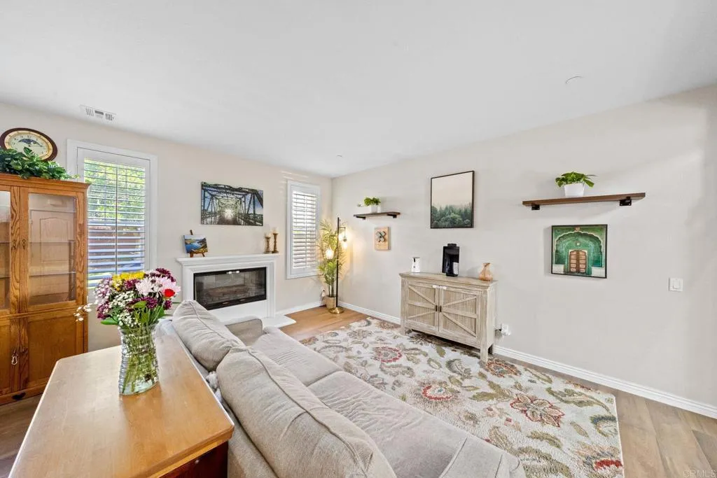 https://cdn.realtyfeed.com/cdn/127/306637597/b8f21d4b82e603d9fd408808ce785596.webp