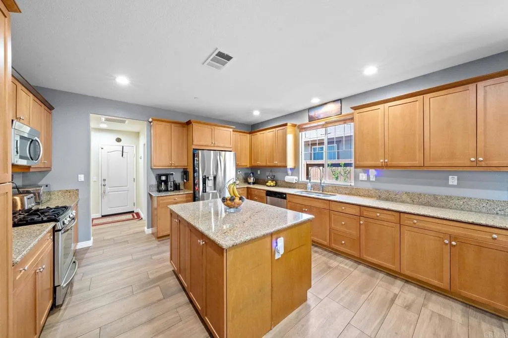 https://cdn.realtyfeed.com/cdn/127/306637597/fc799fb988ad48a7082b89c8db2f57d6.webp