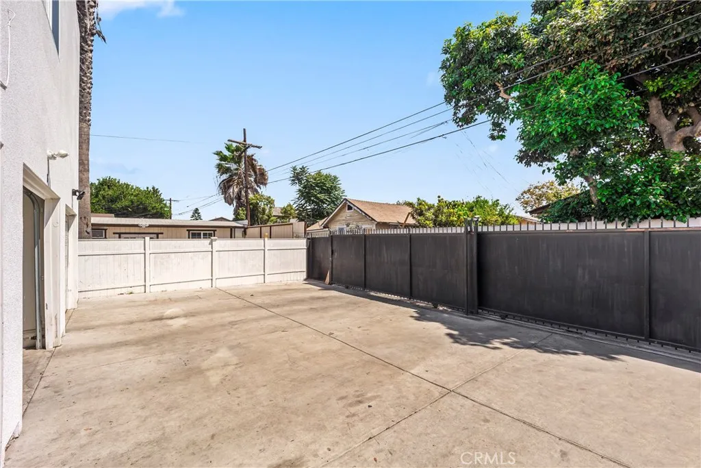 Los Angeles, CA 90001