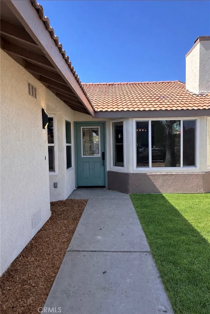 Fontana, CA 92335