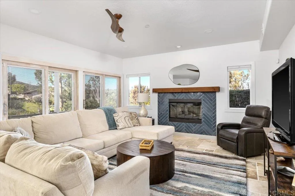 https://cdn.realtyfeed.com/cdn/127/306637720/06d04497d539824a82675108b534ce9a.webp