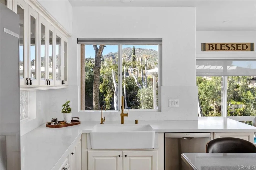 https://cdn.realtyfeed.com/cdn/127/306637720/9292cb096cee369f58369b55b60c6c89.webp