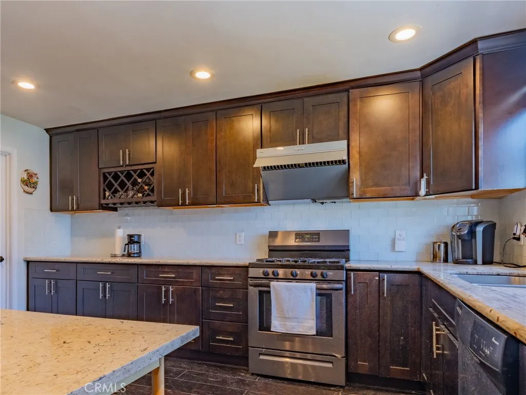 https://cdn.realtyfeed.com/cdn/127/306637736/817c248934b2288889dbddddda17b374.webp