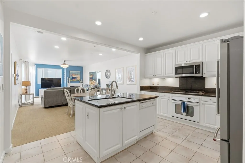 1400 E Ocean Boulevard East 2403