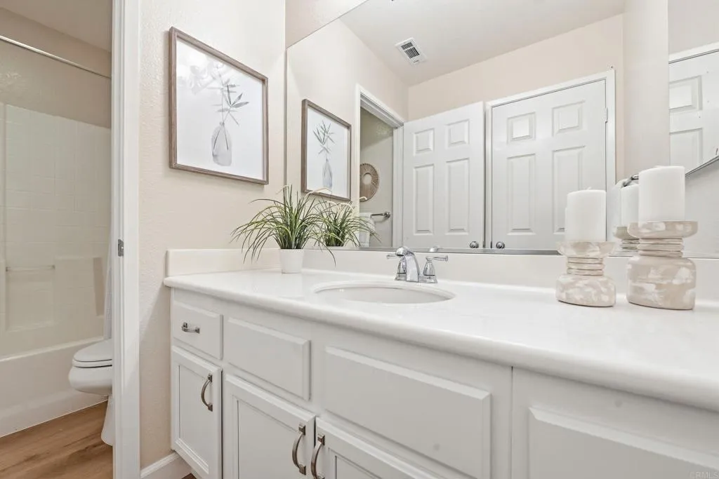 https://cdn.realtyfeed.com/cdn/127/306637789/22c64de662510bef38d587f63683d3a4.webp