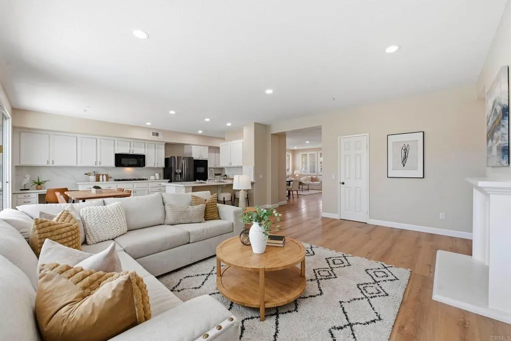 https://cdn.realtyfeed.com/cdn/127/306637789/3dddef344f4885a18e88549a5010f671.webp