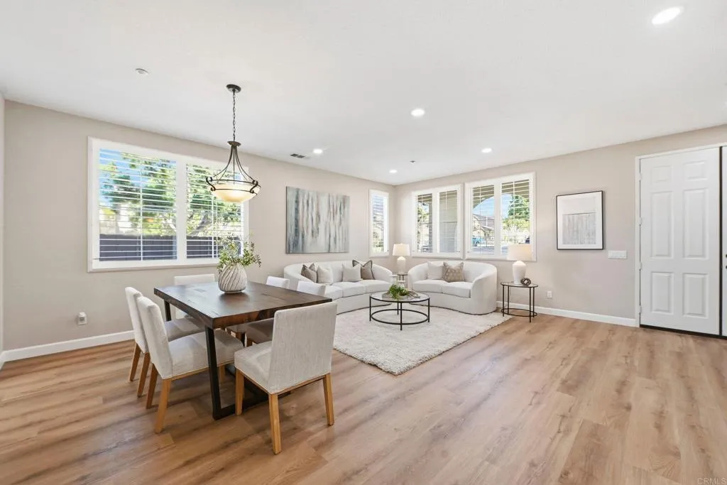 https://cdn.realtyfeed.com/cdn/127/306637789/90d8dd0fd71921db284ab0d0e1f8cbb4.webp