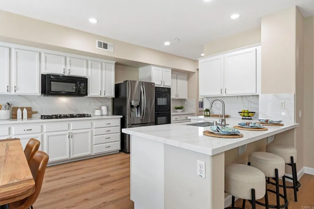 https://cdn.realtyfeed.com/cdn/127/306637789/9b1495ec6783264fdde7d5f59008ae0e.webp