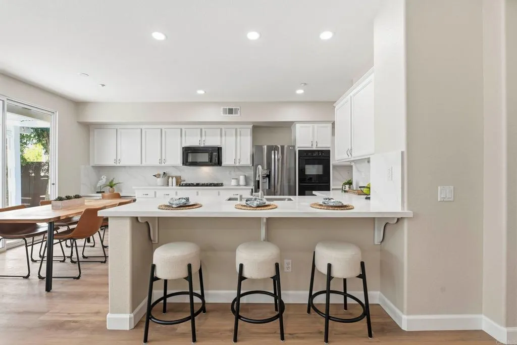 https://cdn.realtyfeed.com/cdn/127/306637789/e6470348e0db5a9a29a40c664a3e827b.webp