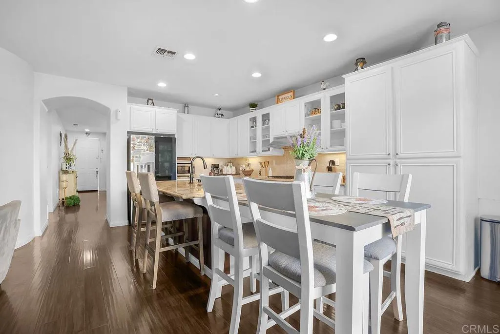 https://cdn.realtyfeed.com/cdn/127/306637896/1dc9be716df3be07281c41f4542a6f20.webp