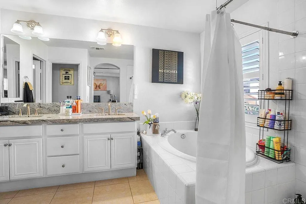 https://cdn.realtyfeed.com/cdn/127/306637896/34672764c1ec9f8cc003e5d62ab15f39.webp