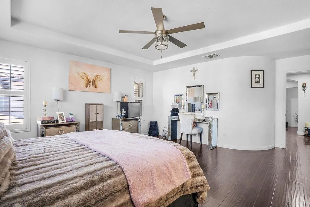 https://cdn.realtyfeed.com/cdn/127/306637896/b7b8cf038d1227c2930e99b0260bfe6a.webp