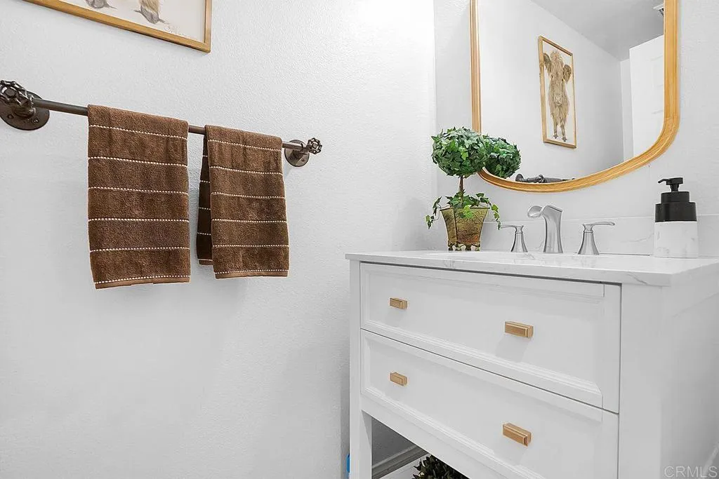 https://cdn.realtyfeed.com/cdn/127/306637896/ee789863c6bdcd3aebe7a52ffd24e31c.webp