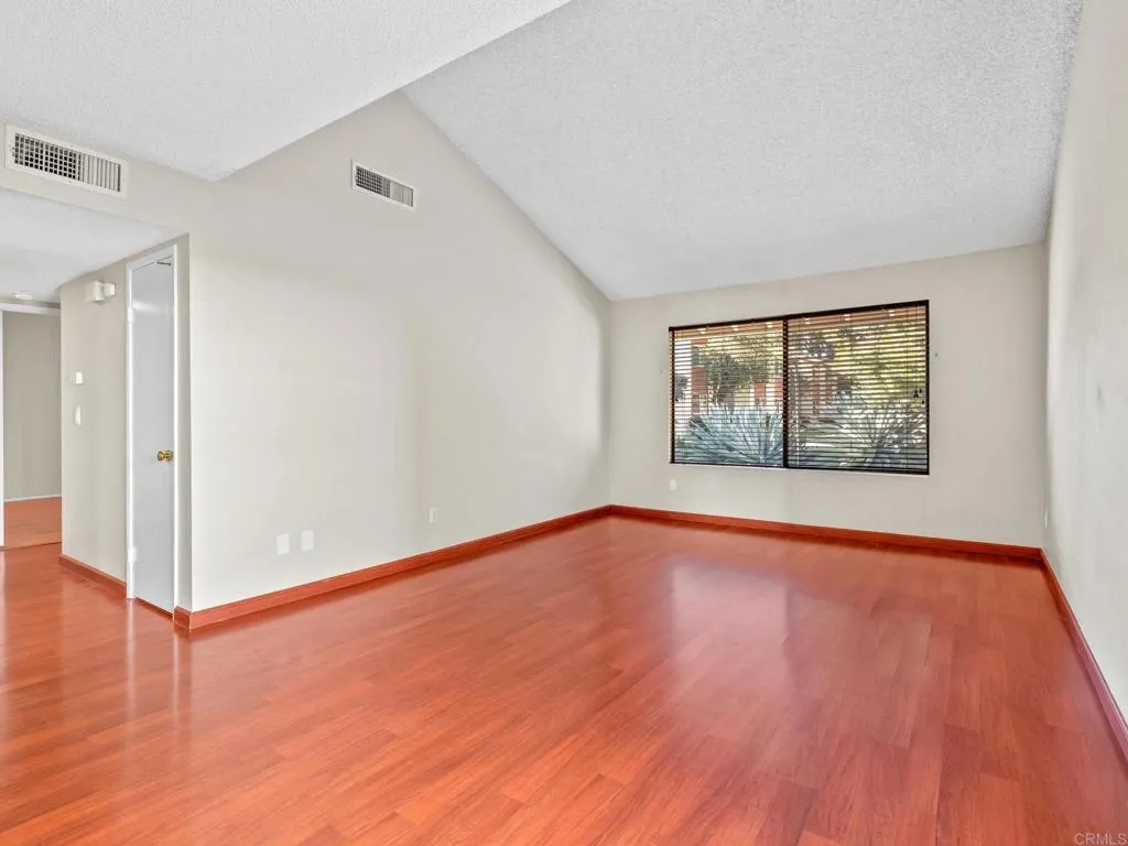https://cdn.realtyfeed.com/cdn/127/306637901/30c89e96ec8c24bad28c47f1f9bdf92e.webp