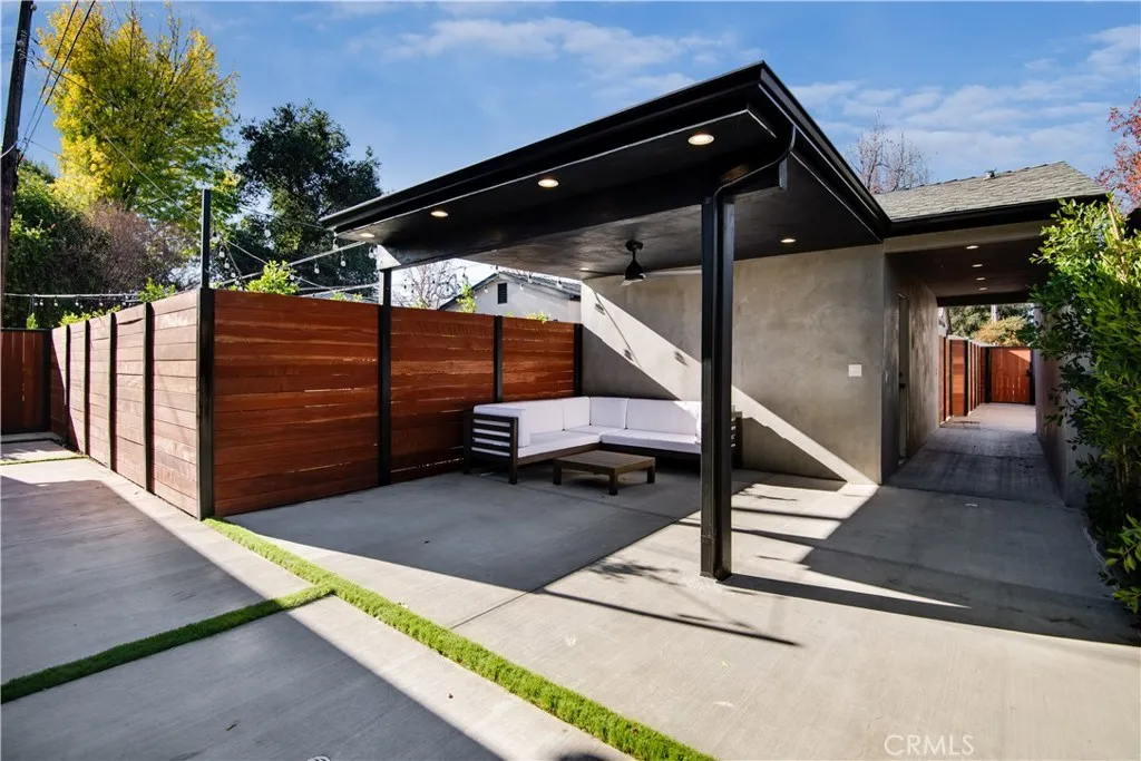 Sherman Oaks, CA 91411