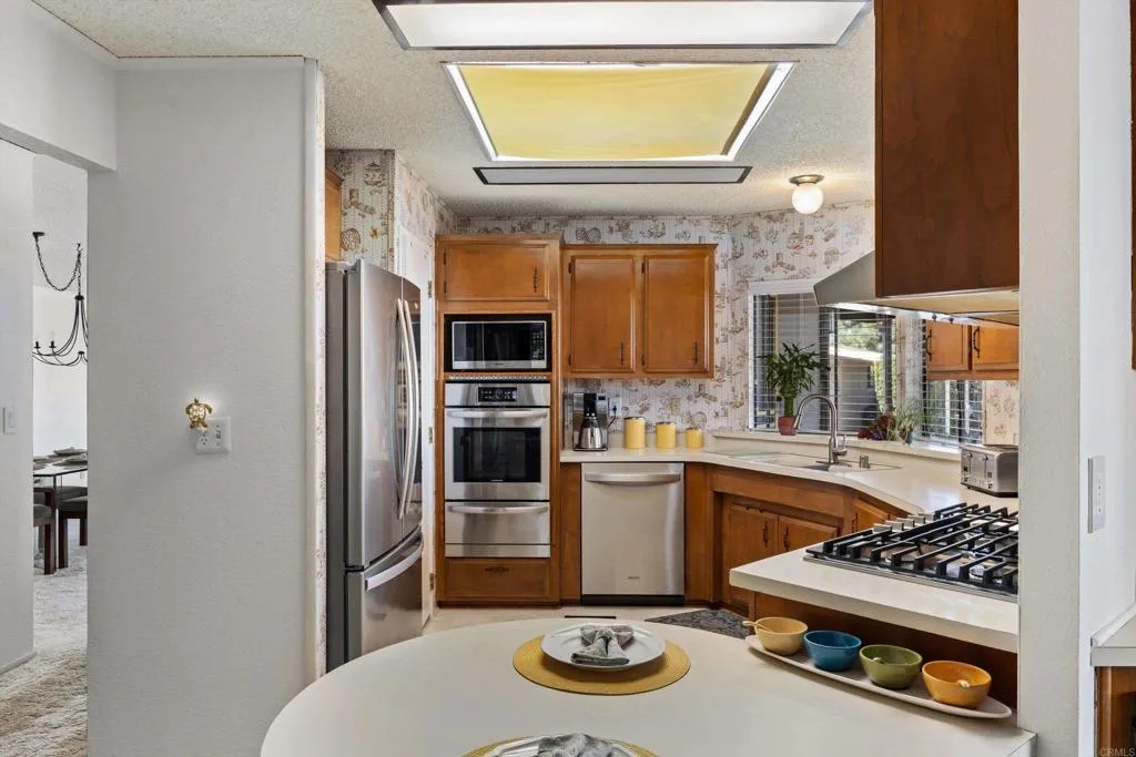 https://cdn.realtyfeed.com/cdn/127/306637994/8cb0e9bd3551f10382a26aab27836245.webp