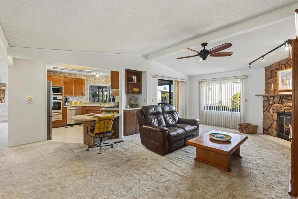 https://cdn.realtyfeed.com/cdn/127/306637994/90d850c861d24b1be6c4d24b3f757808.webp