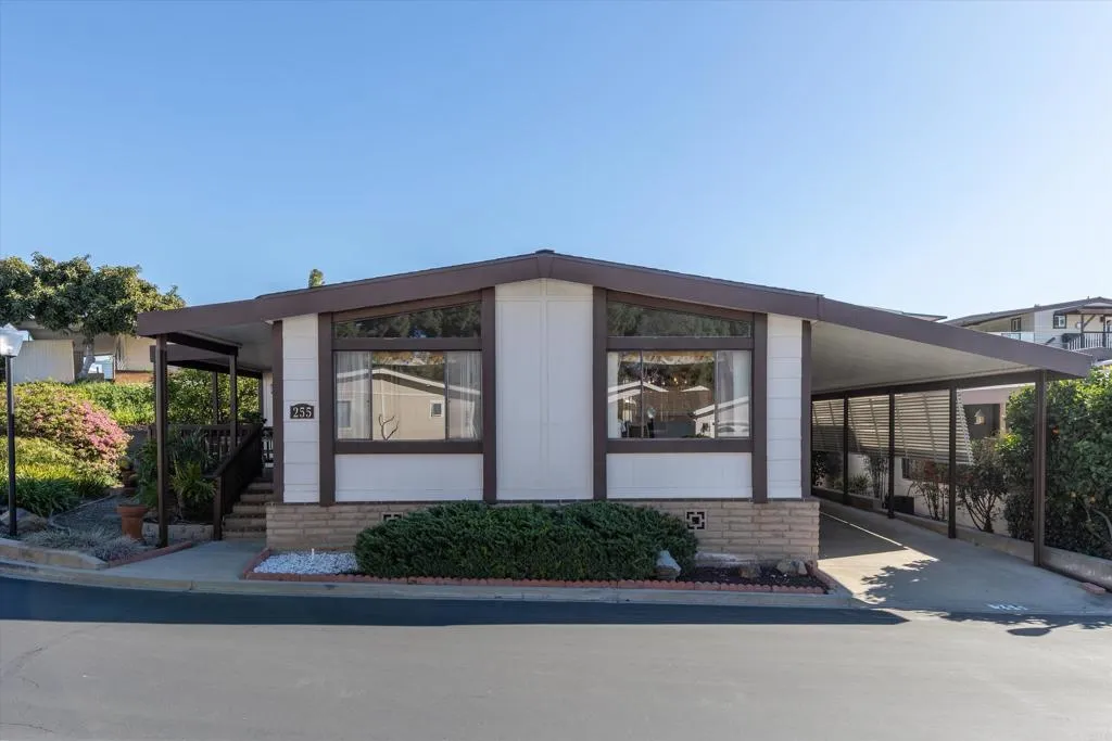 https://cdn.realtyfeed.com/cdn/127/306637994/aaf0cd5156394153905ddcdf060d3bf0.webp