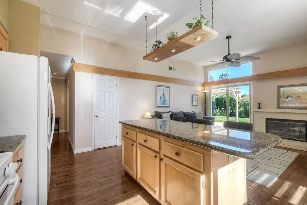 https://cdn.realtyfeed.com/cdn/127/306638006/7f99793d32c02186a2a93ee79ceb6b5b.webp