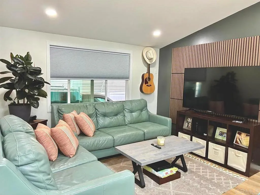 https://cdn.realtyfeed.com/cdn/127/306638059/f8c34d7bd9a548ac071c10cc95c57569.webp