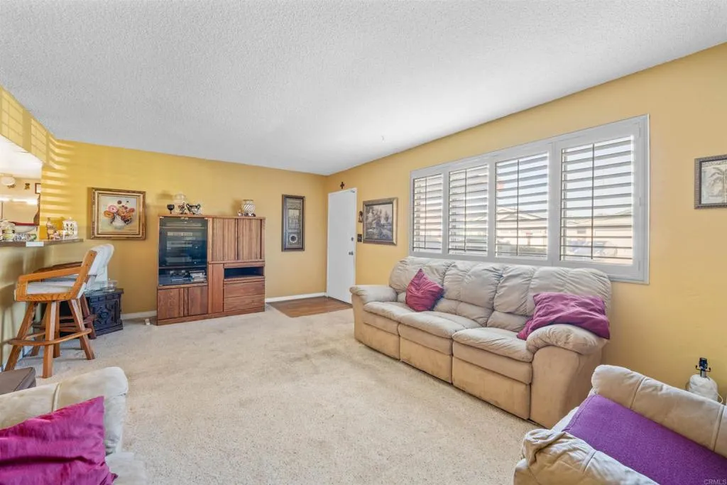 https://cdn.realtyfeed.com/cdn/127/306638071/55c1c3cd802e038456370b3d65e22630.webp