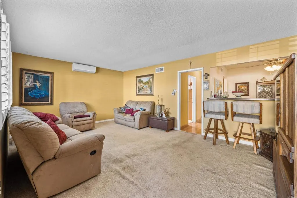 https://cdn.realtyfeed.com/cdn/127/306638071/89ef20ab70db6c1870df4b7617144a46.webp