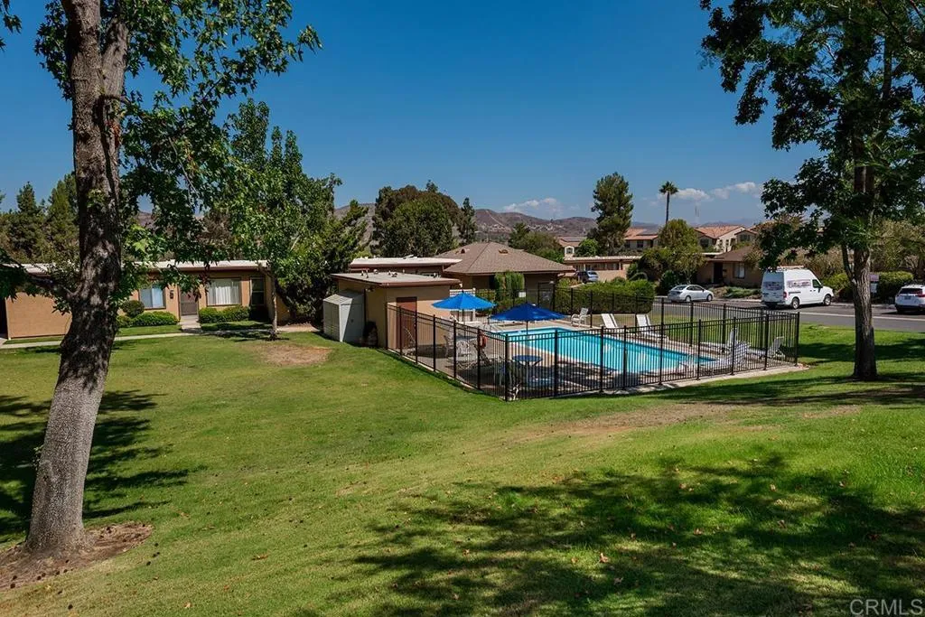 https://cdn.realtyfeed.com/cdn/127/306638076/3e9ab8c0f02db492fa622b7a18d630ef.webp