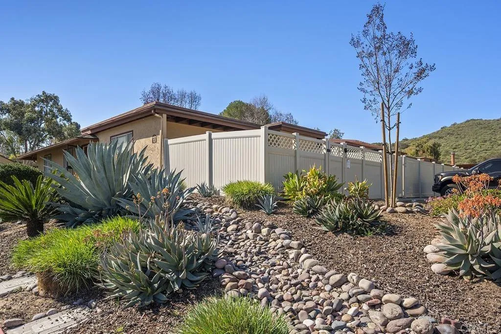 https://cdn.realtyfeed.com/cdn/127/306638076/401ab5754a3085d61a78042327d41798.webp