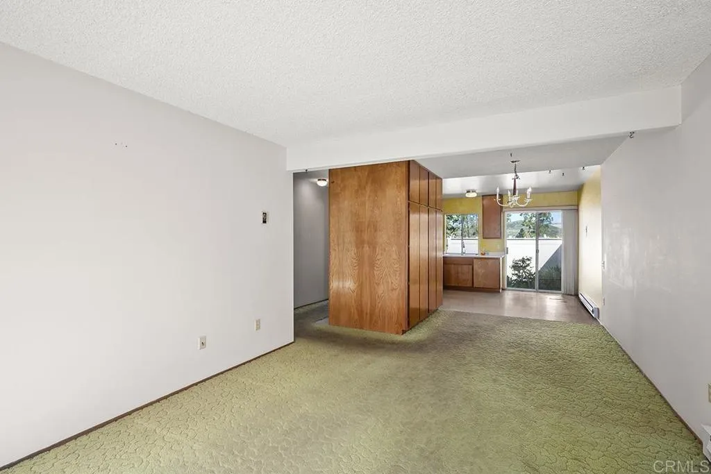 https://cdn.realtyfeed.com/cdn/127/306638076/4bfb85ff63069195b21424a83e31857f.webp