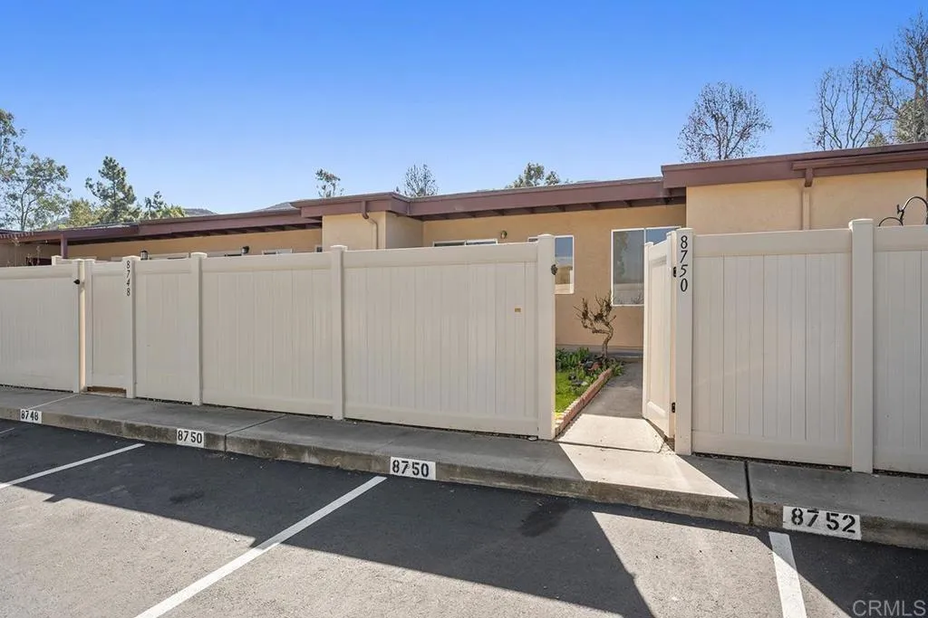 https://cdn.realtyfeed.com/cdn/127/306638076/a92ee316ac885f14b300a3d070b815ad.webp