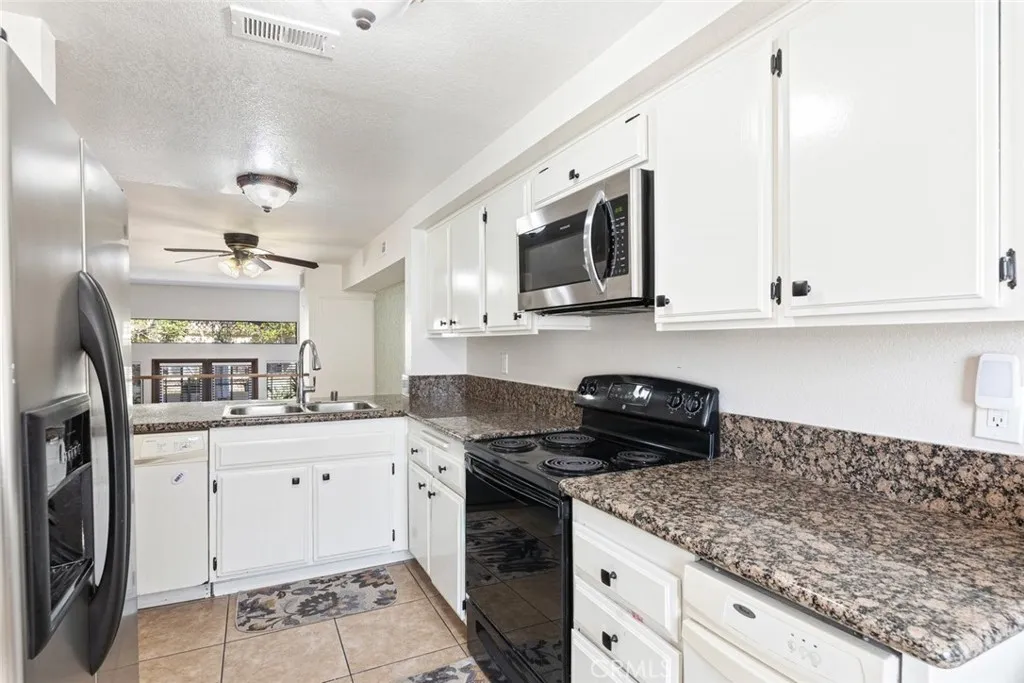 https://cdn.realtyfeed.com/cdn/127/306638099/38b4994a9f2938c23d2508f4db286bbe.webp