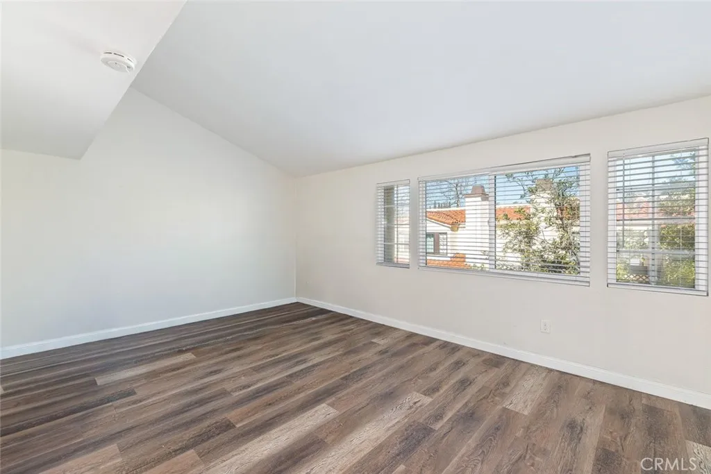 https://cdn.realtyfeed.com/cdn/127/306638099/5c4d4e79bbf3aea320eaa60b63ddb284.webp