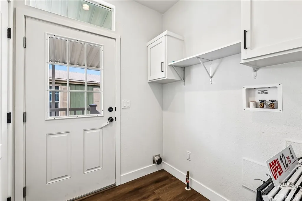 https://cdn.realtyfeed.com/cdn/127/306638122/76bbec0c44894b73262fd664346ba4b4.webp