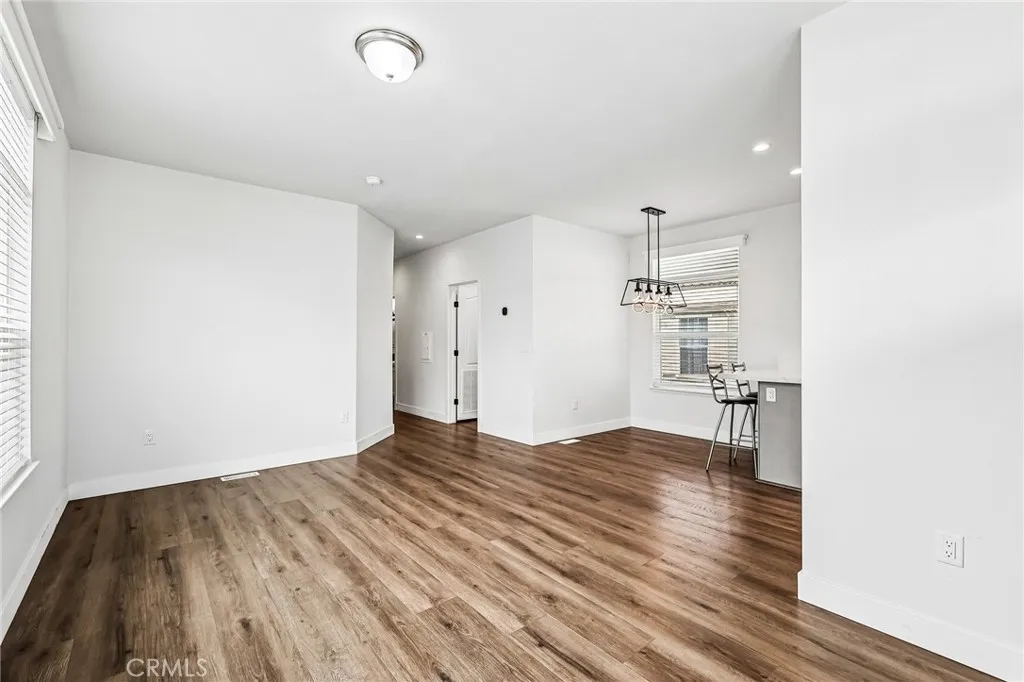 https://cdn.realtyfeed.com/cdn/127/306638122/9b277da56888cbd9f36a992d251a7cee.webp