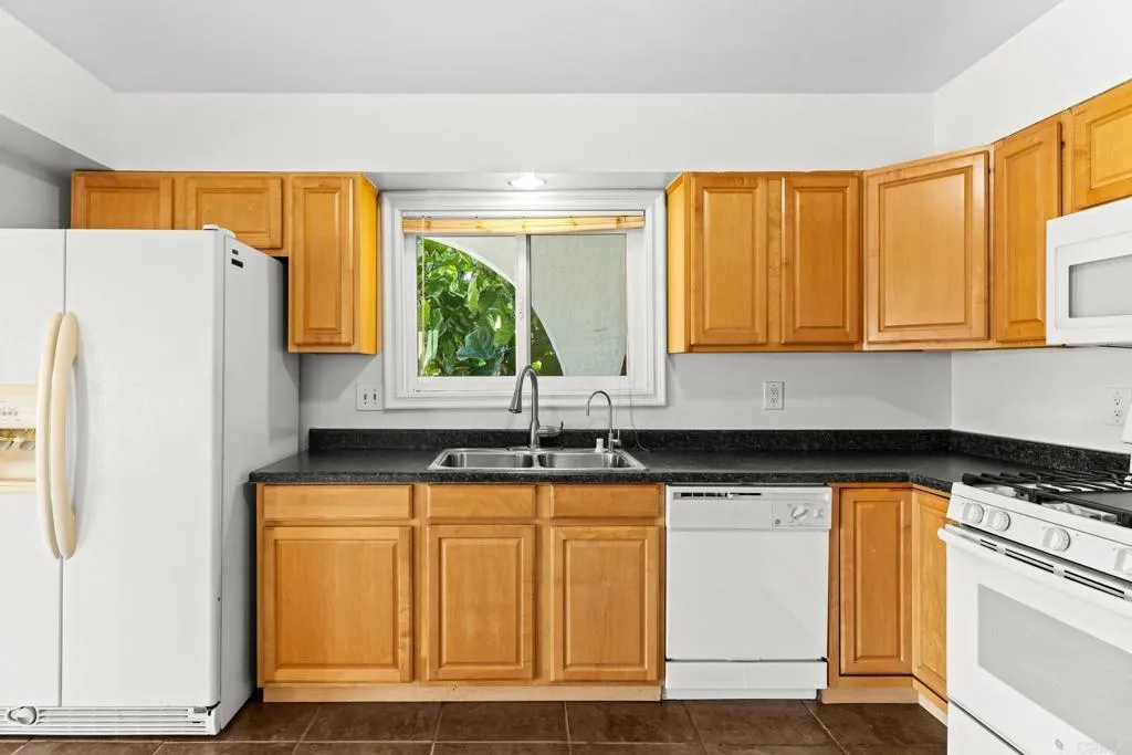 Photo #12: PTP2600977 Listing: Photo #12