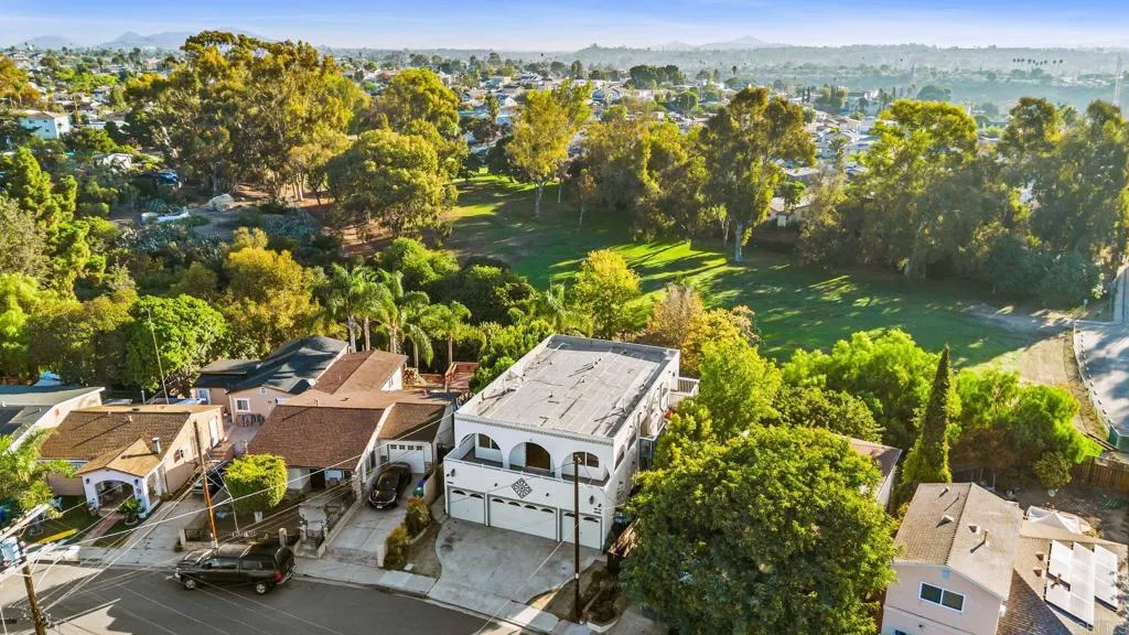https://cdn.realtyfeed.com/cdn/127/306638134/99b9980f8c6426997a7c6141d9d528be.webp