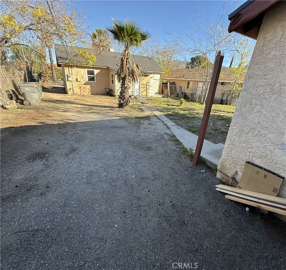 Banning, CA 92220