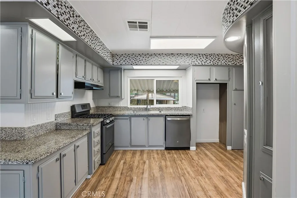 25778 Creag Avenue, Homeland, CA 92548 - Photo 5 of 29, Homeland, CA