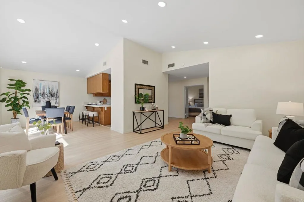 https://cdn.realtyfeed.com/cdn/127/306638291/83e5de0a582c7f0bf15aea422106fb58.webp